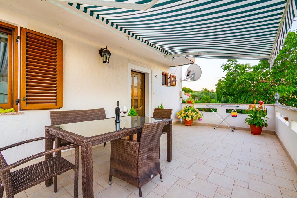 Apartment Manzoni Malinska Exterior foto